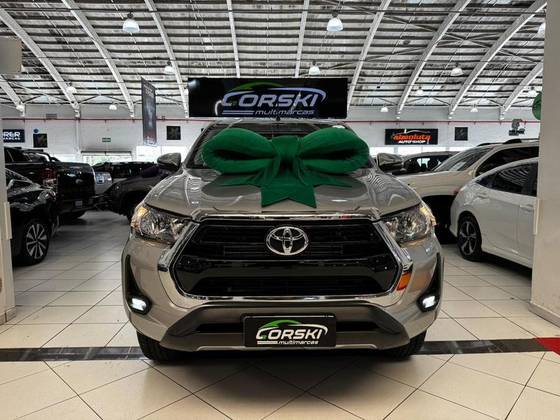 TOYOTA HILUX 2.8 D-4D TURBO DIESEL CD SRV 4X4 AUTOMÁTICO